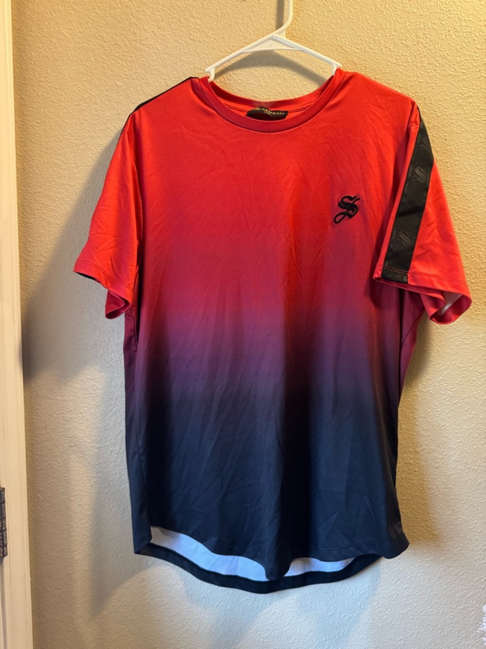Sarman Men's Red-to-Black Ombre Polo Tee with Script Chest Logo